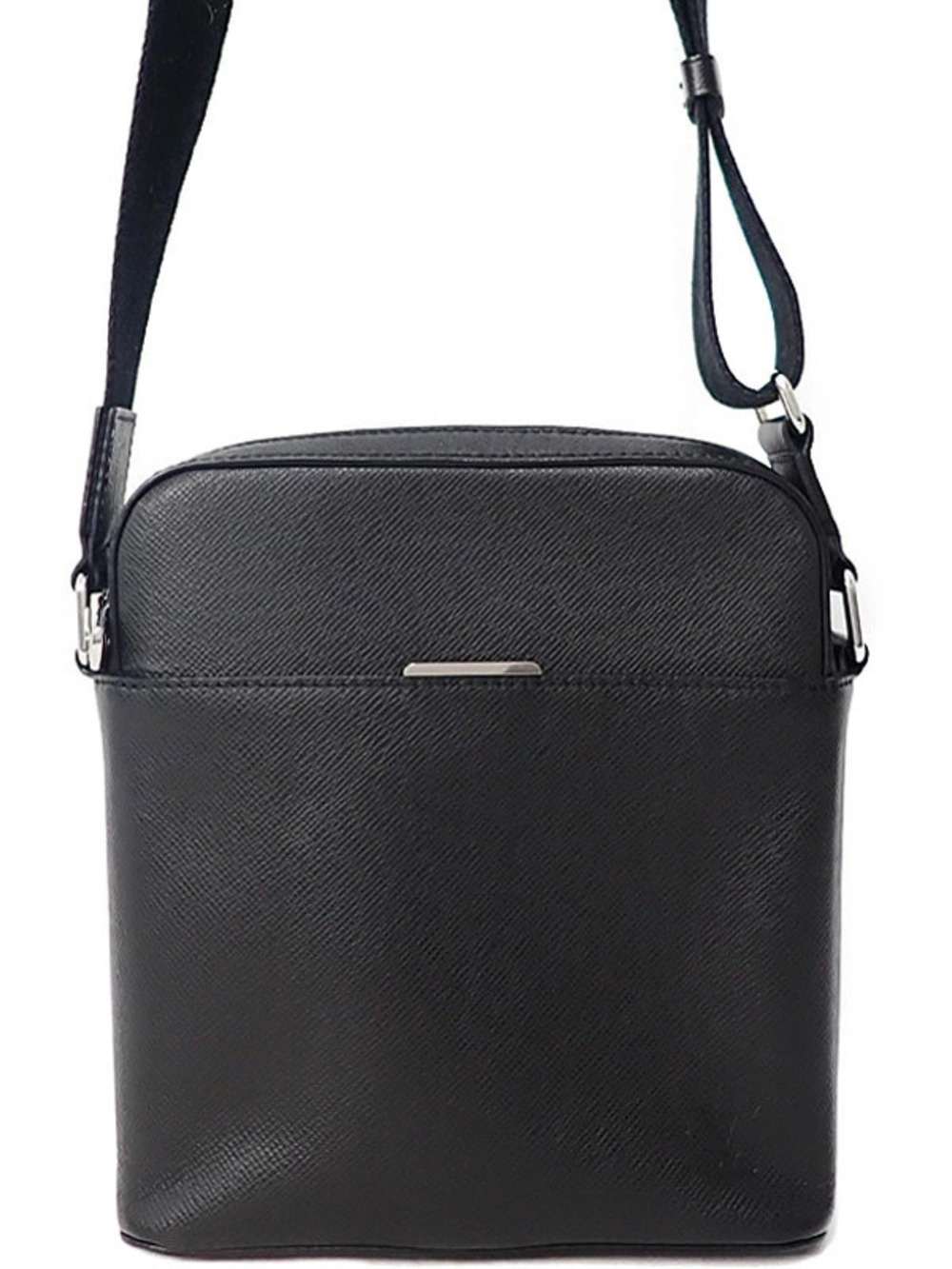 Louis Vuitton Taiga Anton Pochette Shoulder Bag